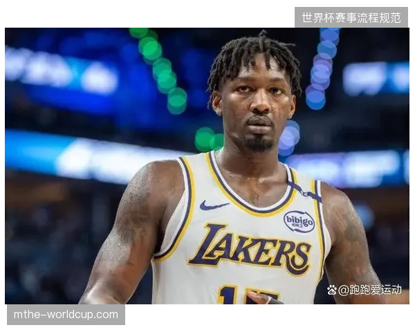 特奎维恩·史密斯凭借场均24.4分荣膺得分王，其高出手权战术支撑深圳队进攻体系